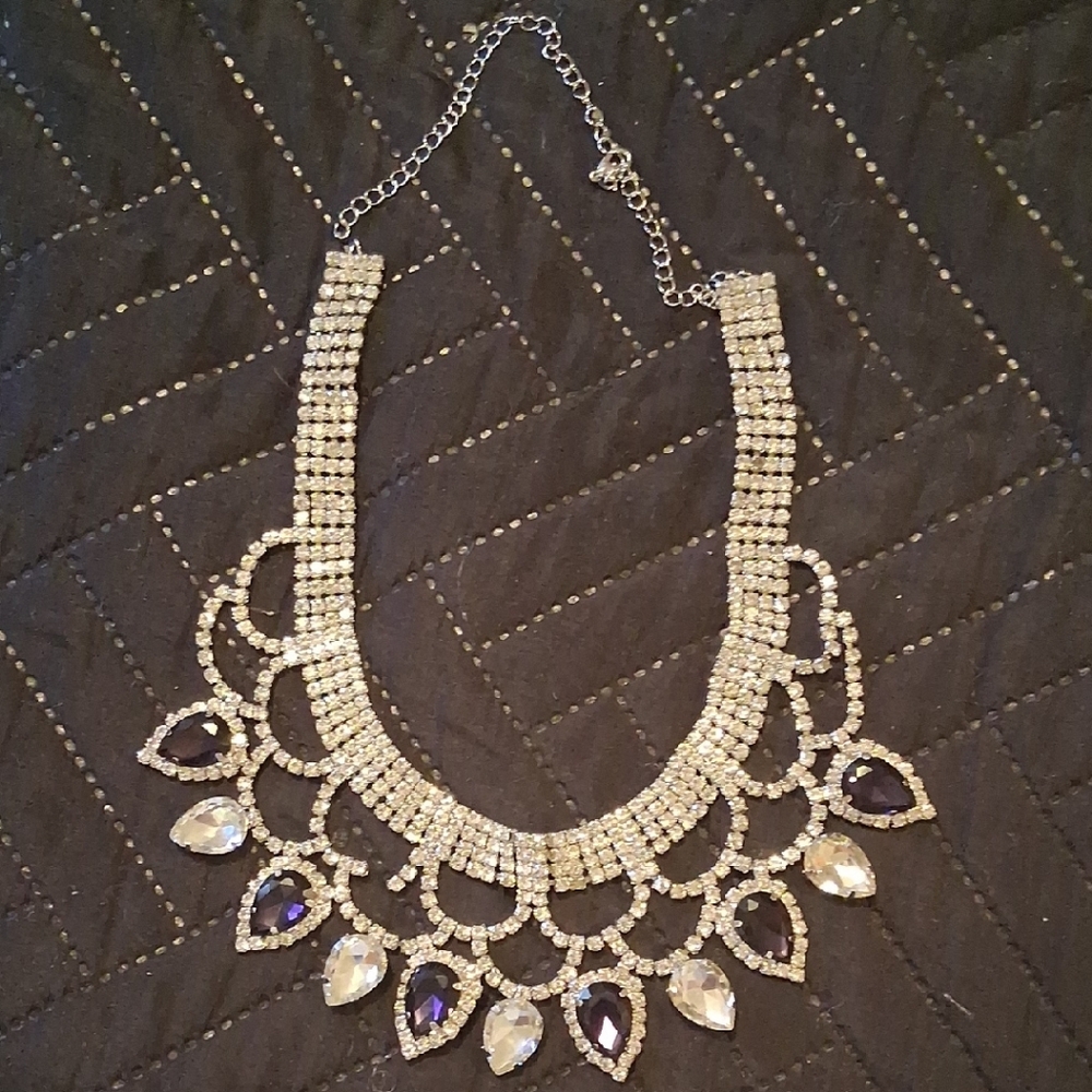Elegant Silver and Purple Statement Necklace